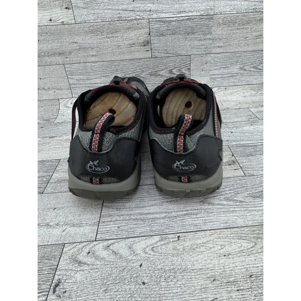 Chaco Kids Junior Outcross Water Shoes Black Grey Red Bungee Lacing Size 4 US